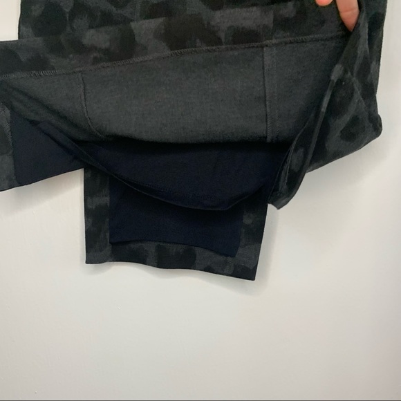 MICHAEL KORS Blue Black Animal Print Pencil Skirt Modern Gold Zippers - Picture 4 of 5